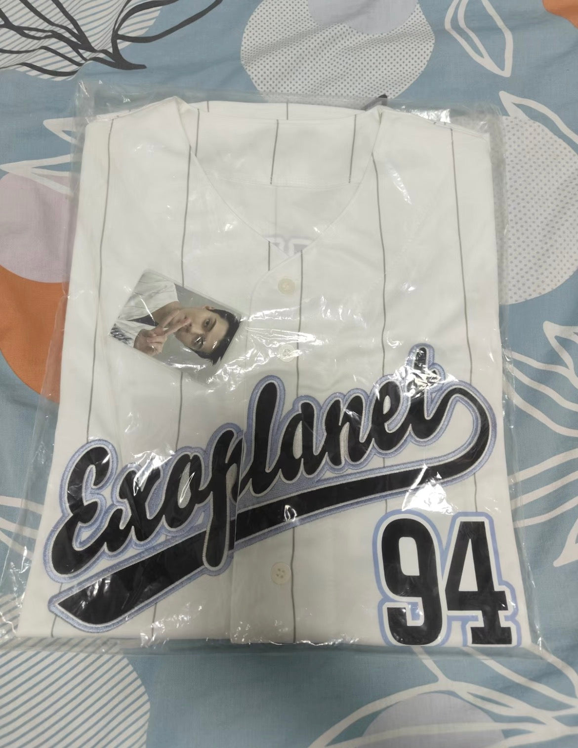 EXO EXIST POPUP jersey & photo card